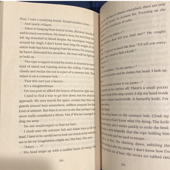 🔴Shatter Me Paperback Novel - Picture 2 of 3